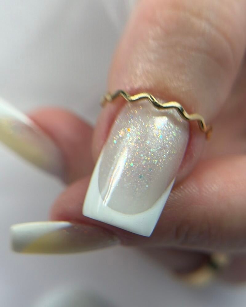 Nail art σε nude βάση